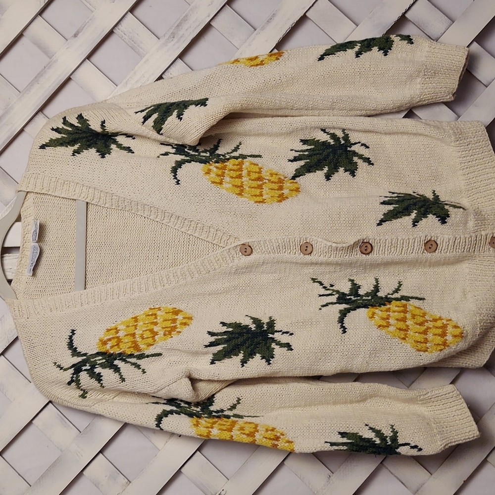 Tapestry Designs Vintage Knit Sweater in Cotton with Pineapple and Leaves Design